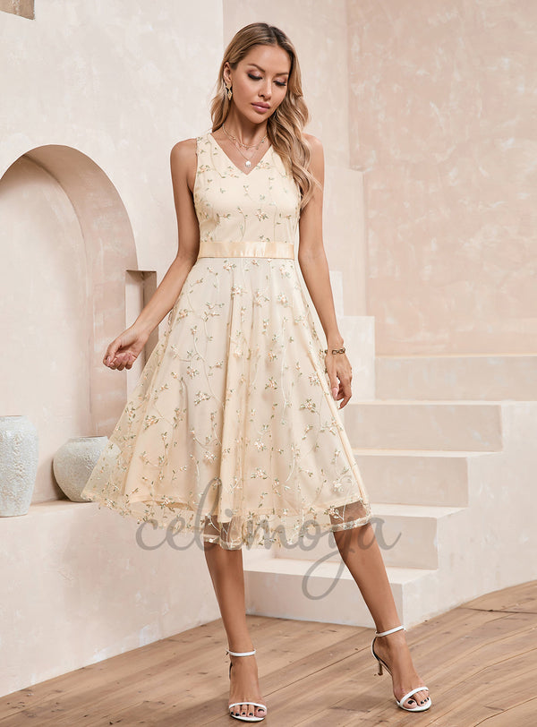 Robes mi-longues en dentelle à col en V - 303378